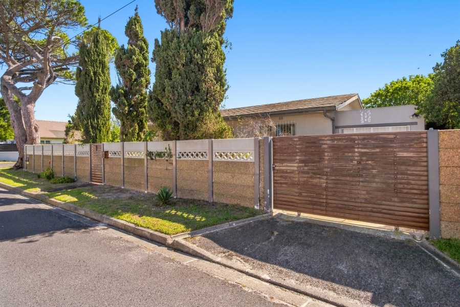 3 Bedroom Property for Sale in Plumstead Western Cape